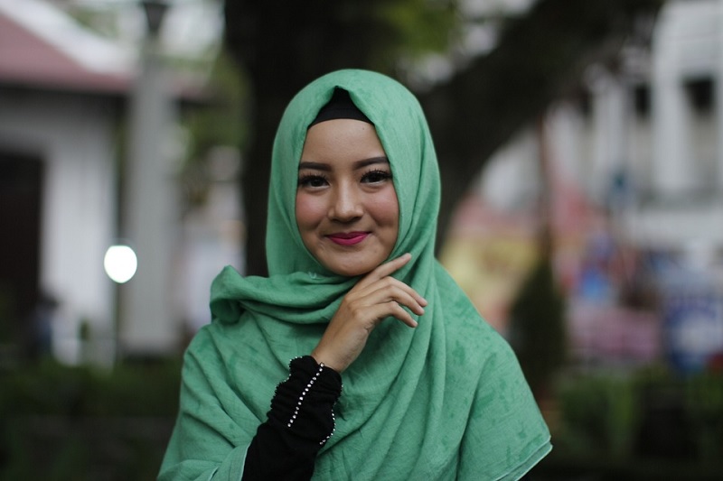 Tips Hijab untuk Wajah Lonjong